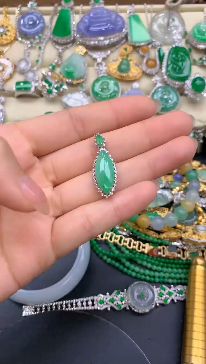 【闪购商品】翡翠颈饰18K金镶嵌393-中国好珍宝