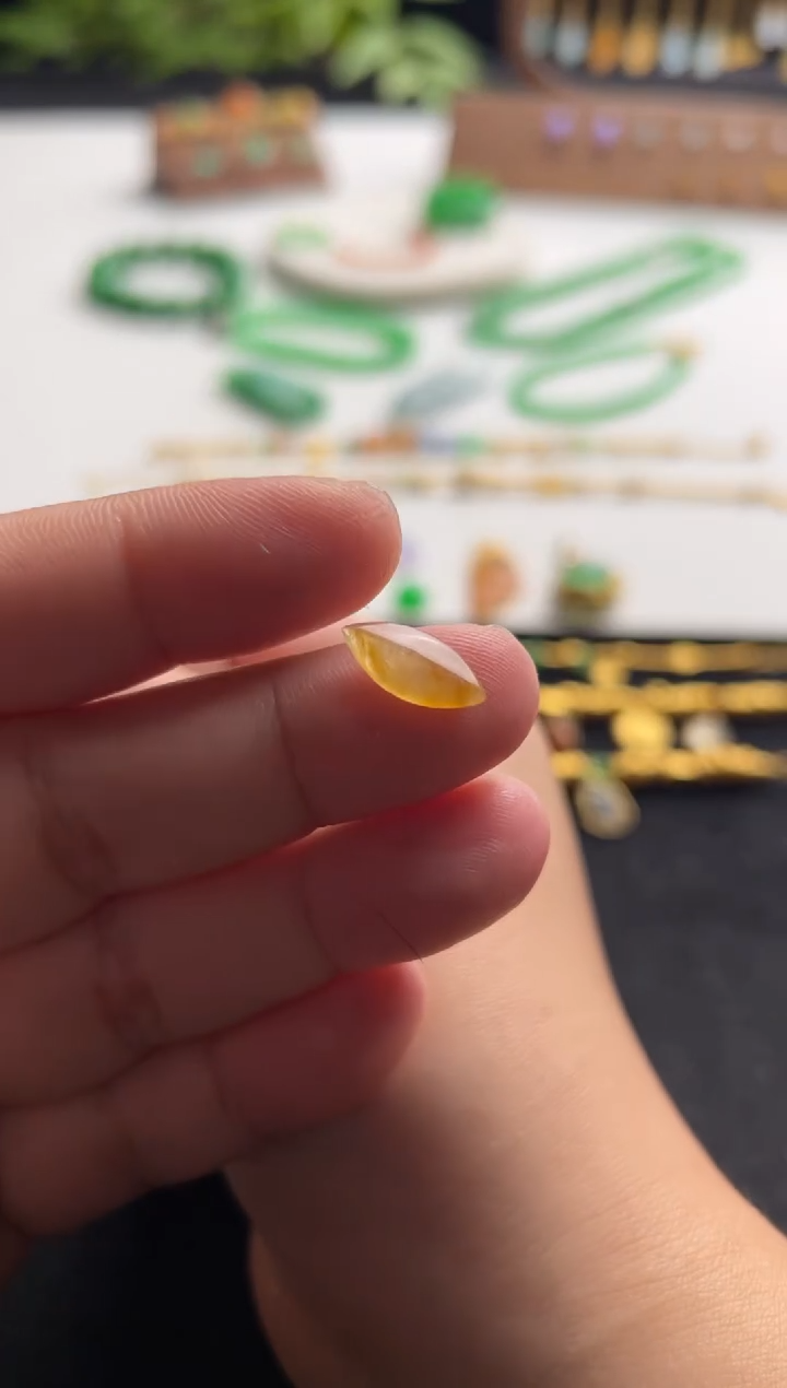 【闪购商品】翡翠裸石未镶嵌380随行