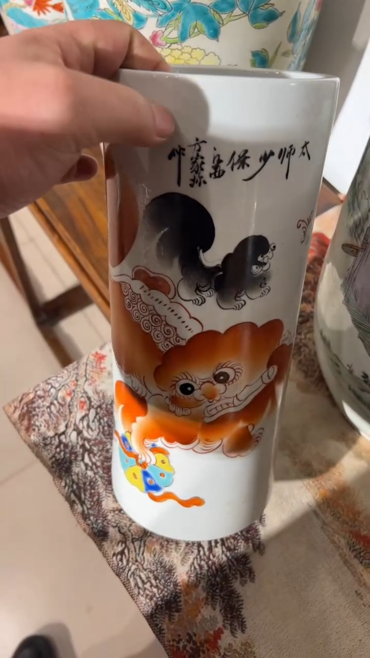 摆件瓷摆件瓷摆件单只狮子冒桶