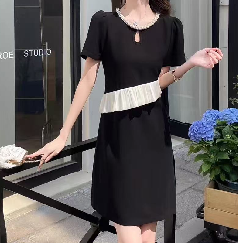 2025夏季法式轻奢名媛裙子显瘦修身设计感腰间拼接荷叶边连衣裙