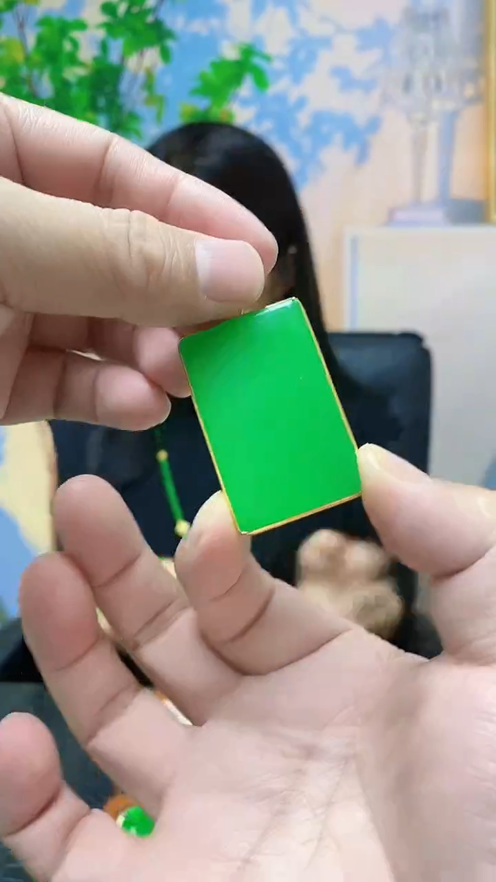 【闪购商品】翡翠吊坠(赠链)14K金镶嵌翡翠吊坠