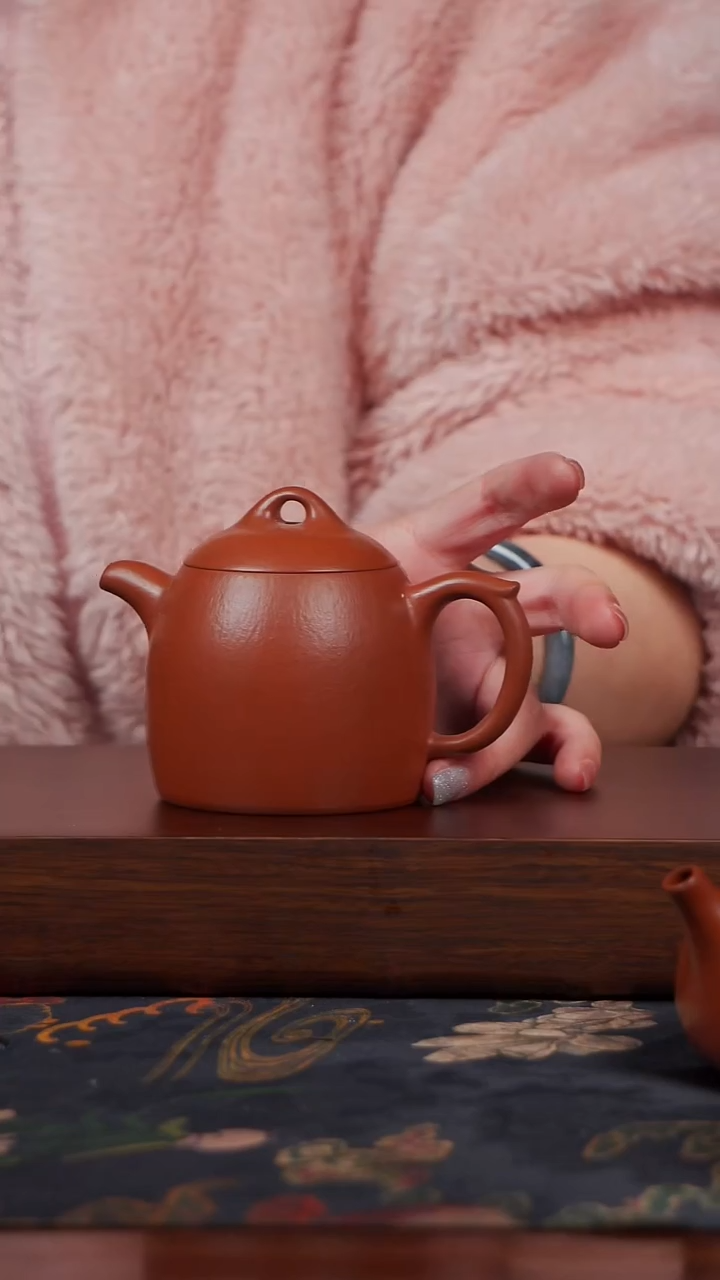 茶壶紫砂宜兴紫砂壶朱泥秦权