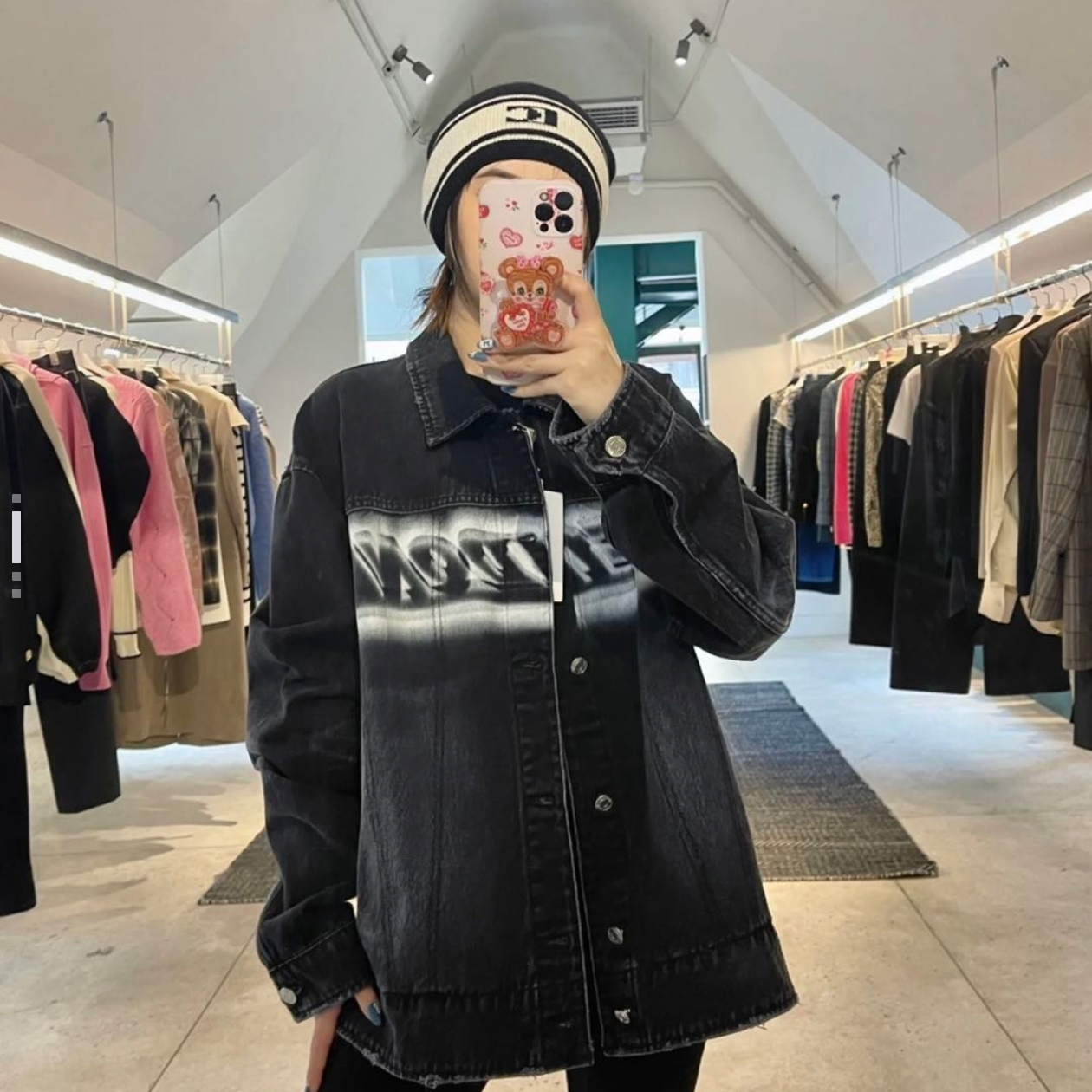 全新未使用 WE11 DONE 黑色 胸口涂鸦 LOGO 牛仔夹克