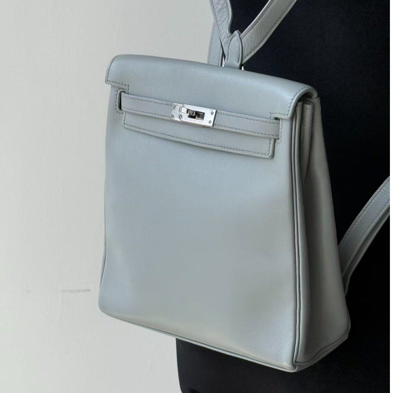 99新 Hermes/爱马仕 kelly ado 珍珠灰银扣box框E 双肩包