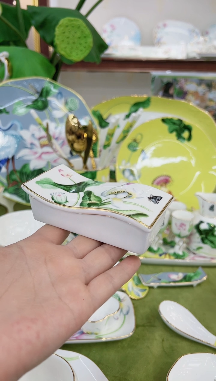 【闪购商品】骨瓷牙签盒·