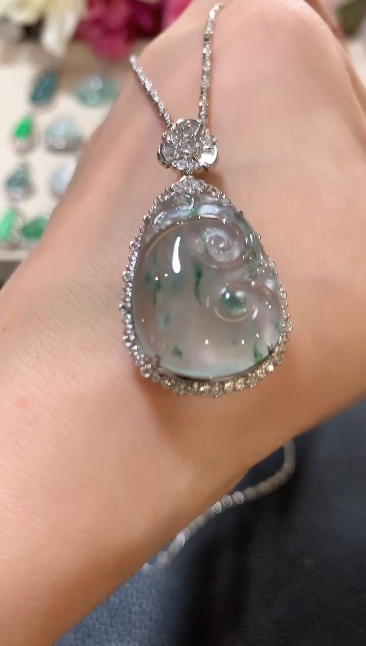 吊坠(不含链)18K金镶嵌翡翠z113  