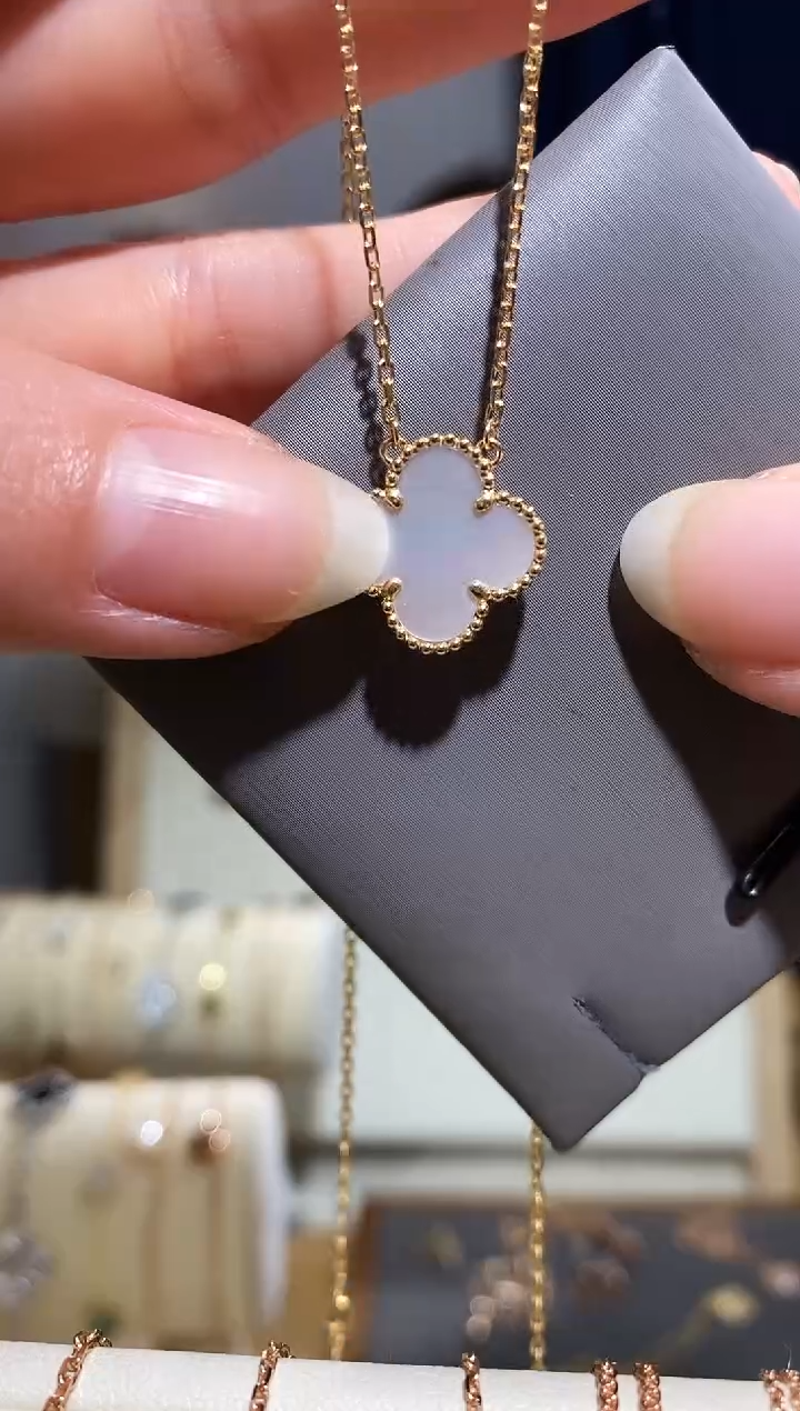 【闪购商品】贝壳（贝母）项链18K金镶嵌项链