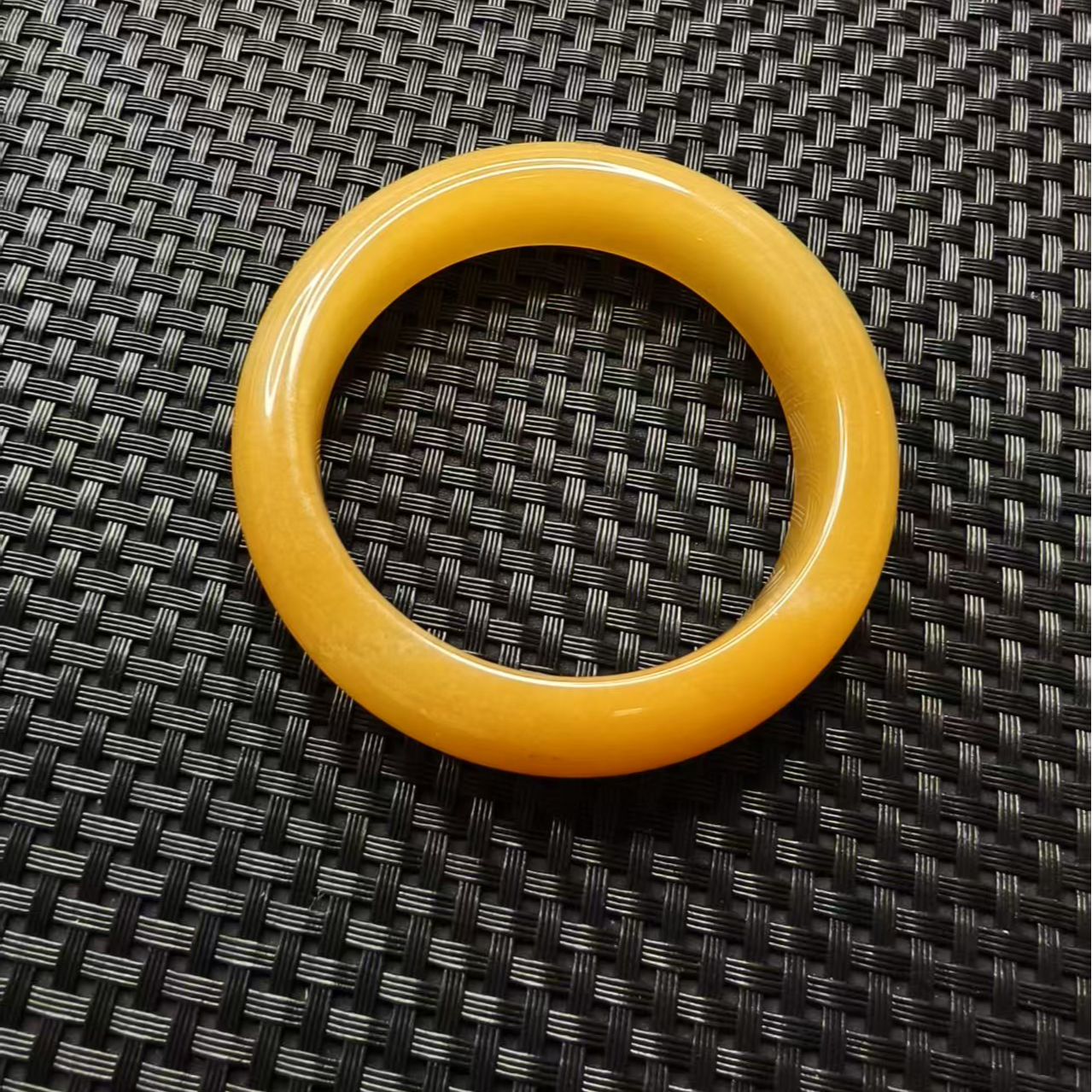 大气端庄鸡油黄黄龙石英质玉55