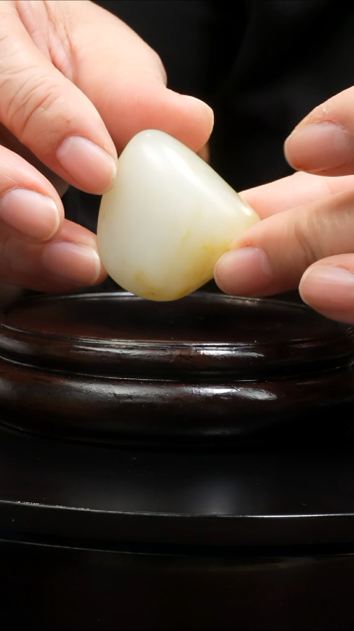 【闪购商品】和田玉吊坠(不含链)未镶嵌40.8克和田玉原石