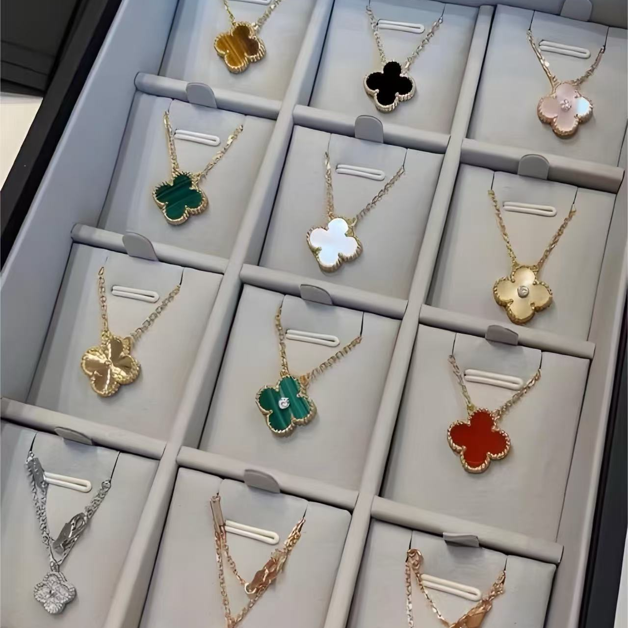 #三男孩专享#003 四草项链红色 黑色轻奢百搭款简约经典