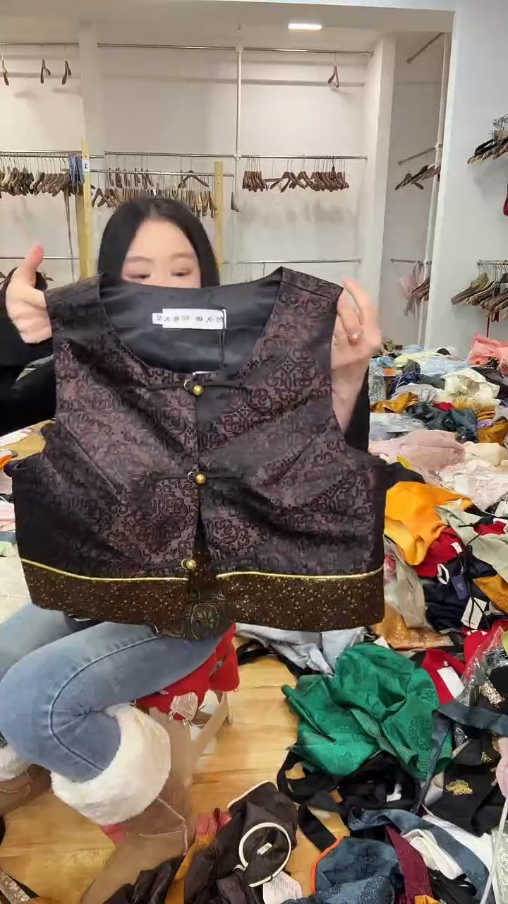 M码       90-105斤  马甲