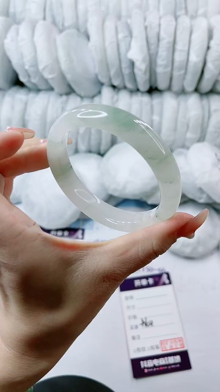【闪购商品】石英质玉手镯未镶嵌多样性发货A64