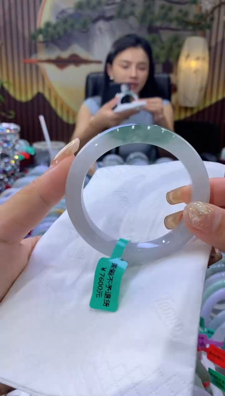 翡翠手镯未镶嵌多人04970