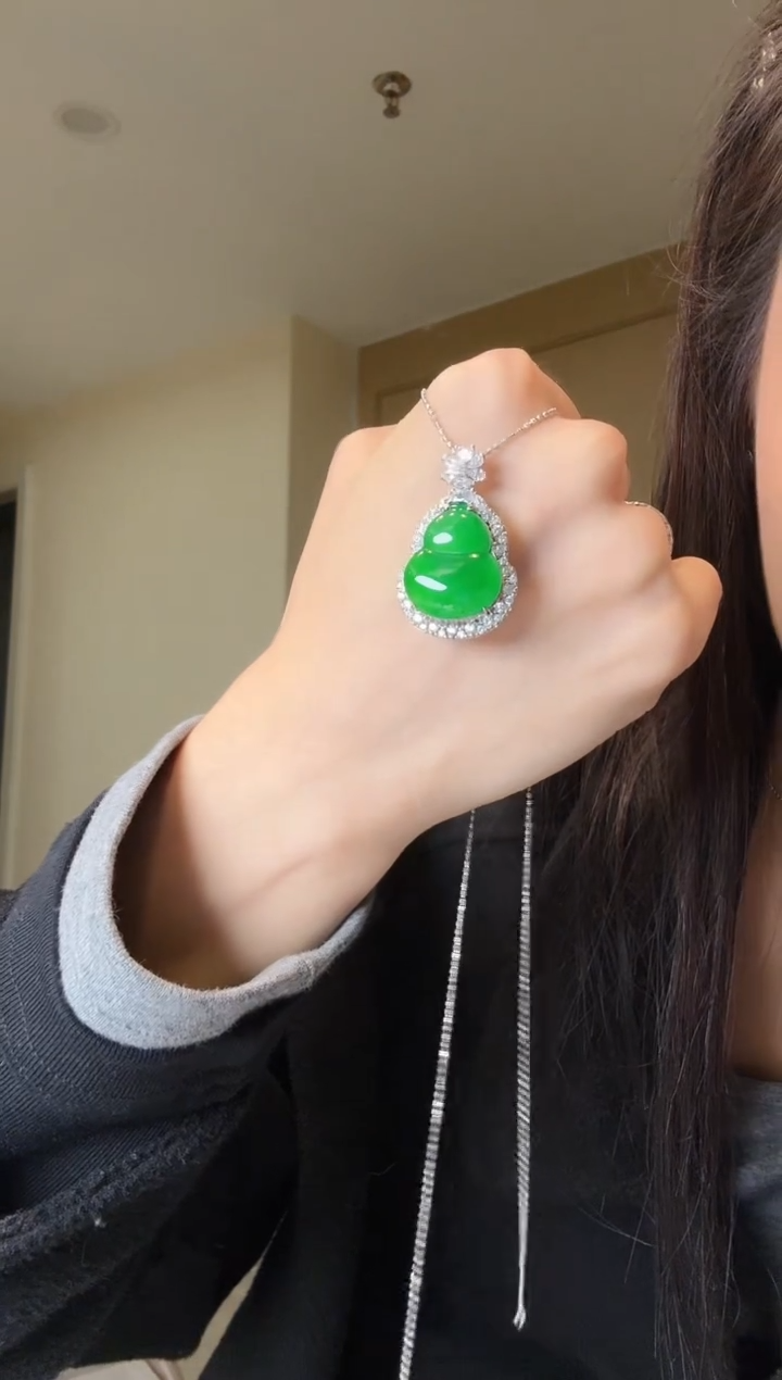 【闪购商品】翡翠吊坠(不含链)银S925镶嵌天然翡翠吊坠