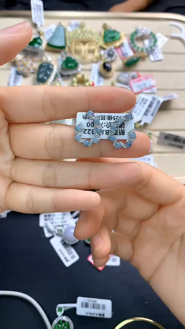 翡翠银S925镶嵌颈饰翡翠 银S925镶嵌 颈饰