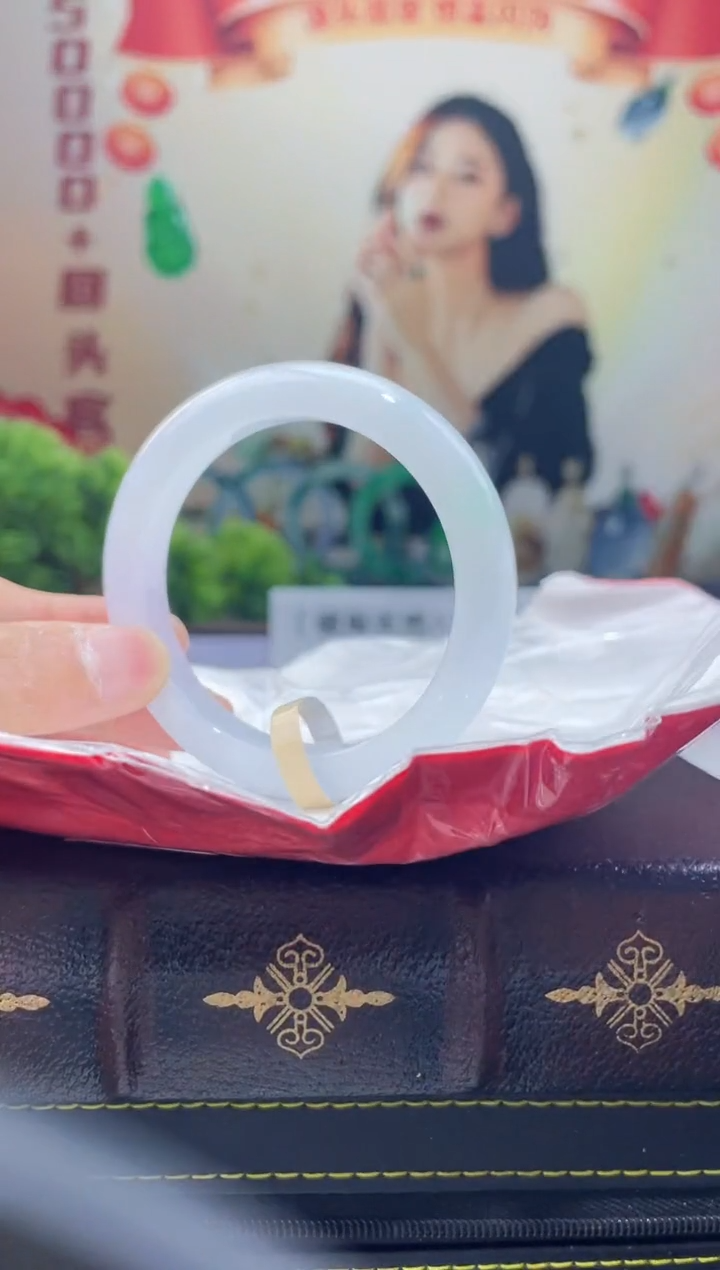 【闪购商品】翡翠手镯未镶嵌手镯18