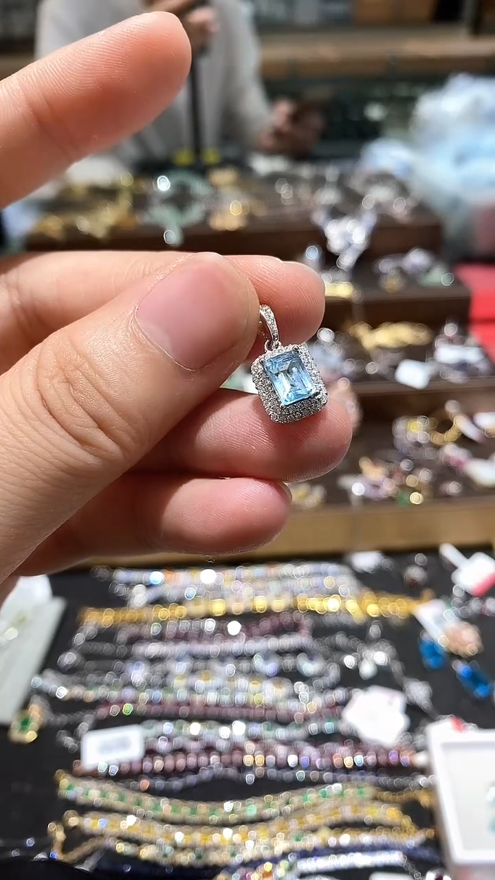 【闪购商品】海蓝宝石颈饰银S925镶嵌吊坠