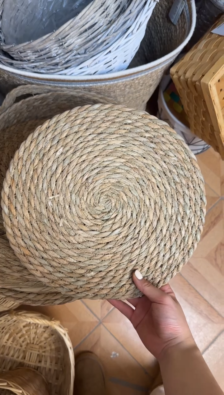 微瑕捡漏草编餐垫小号