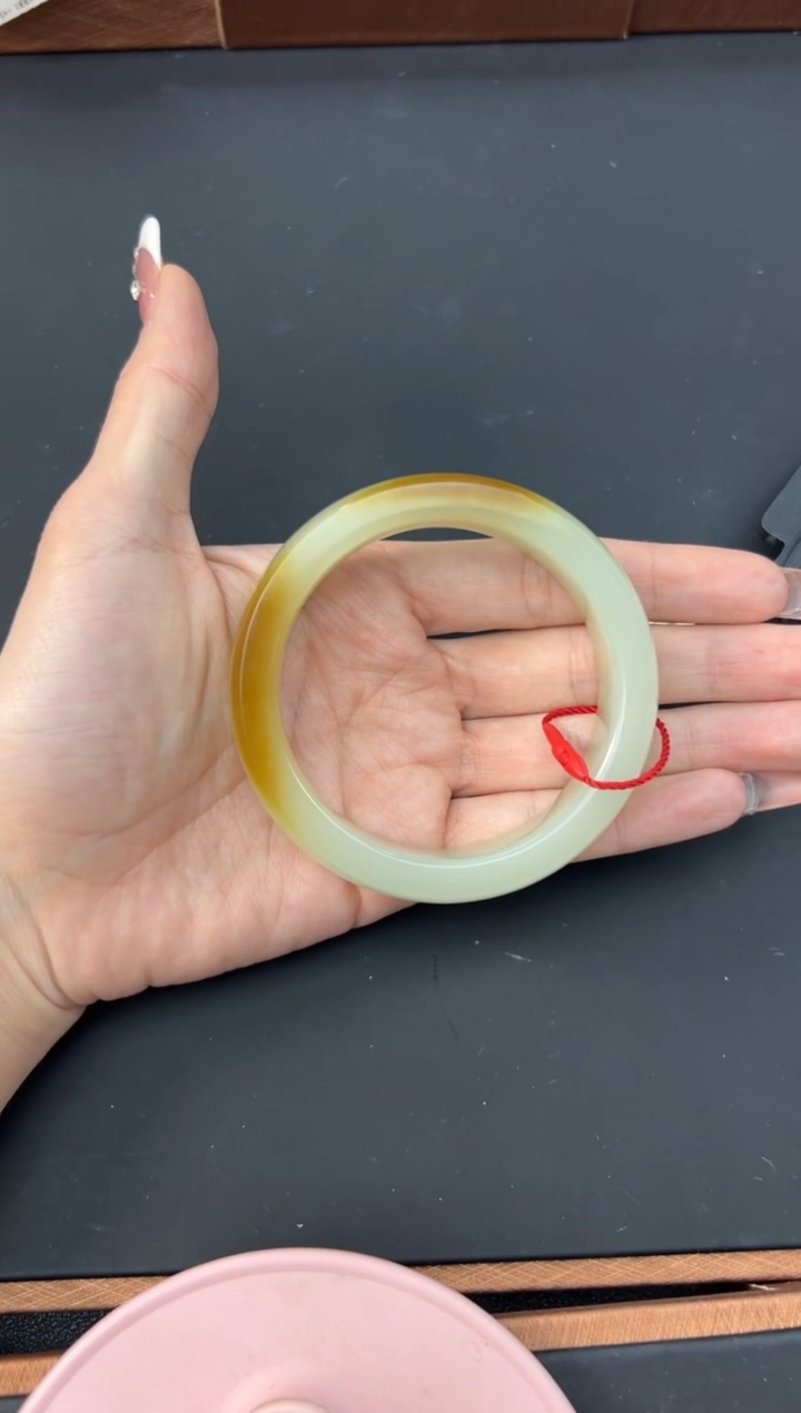 【闪购商品】和田玉手镯未镶嵌且末微色差近矿二号矿58手镯