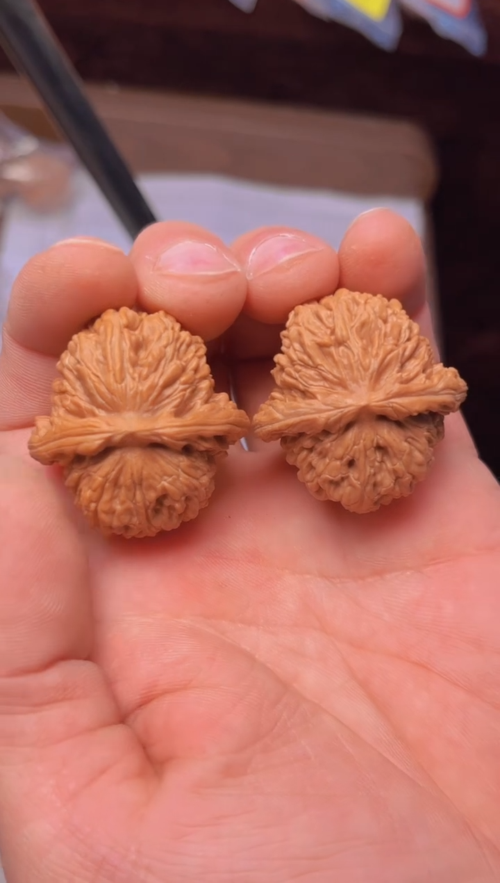 【闪购商品】文玩核桃把件36四座楼