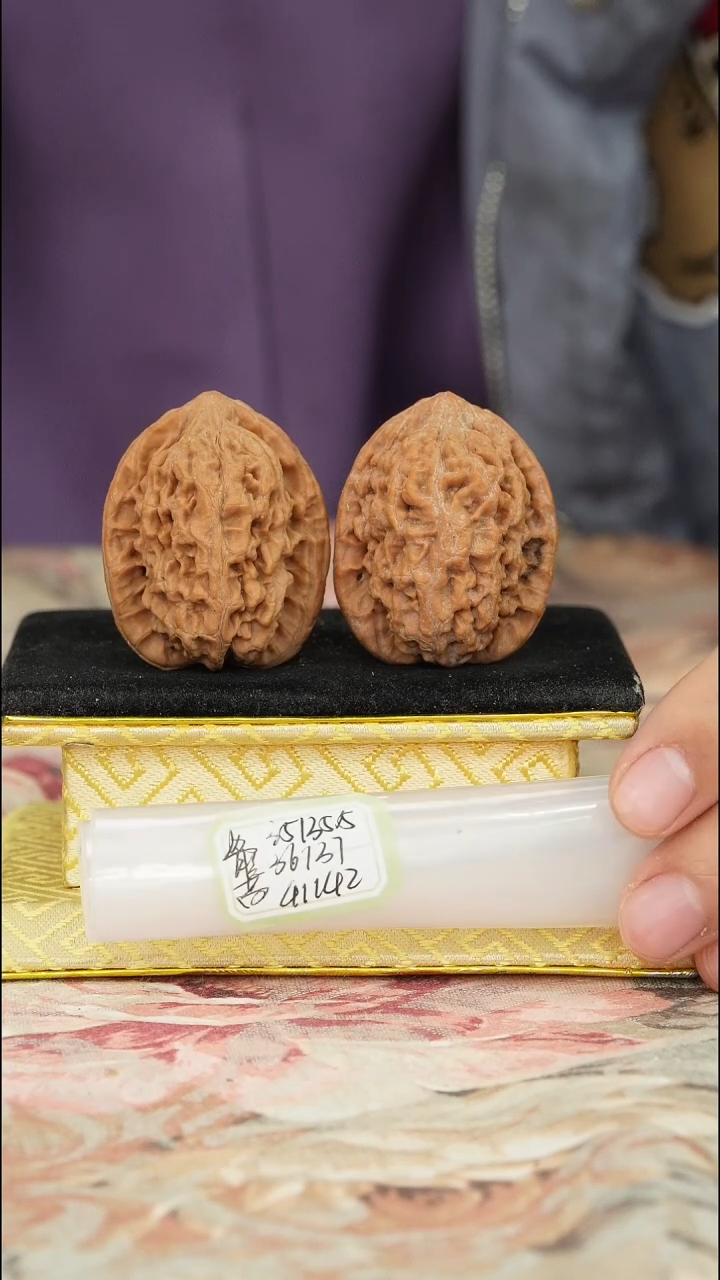 【闪购商品】文玩核桃把件非嫁接将军榜