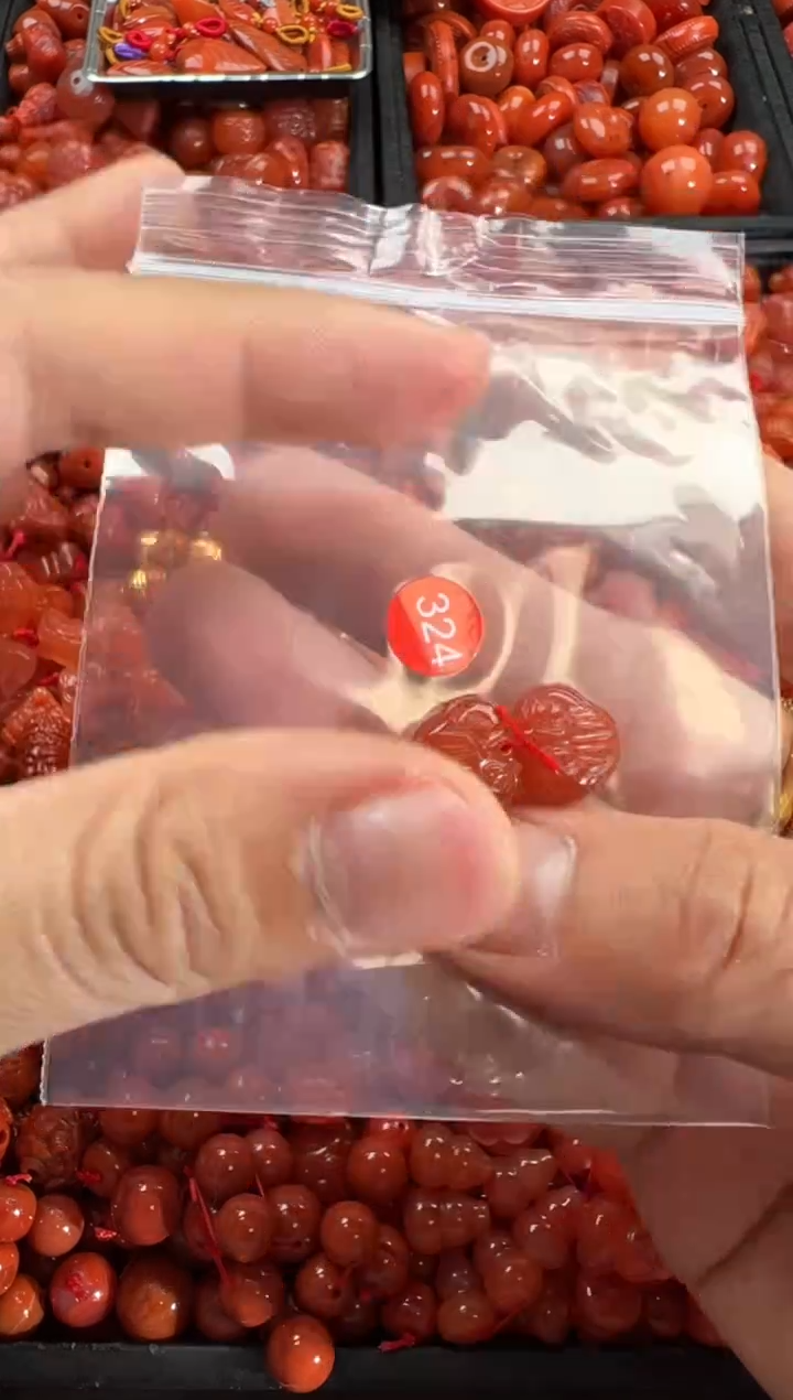 【闪购商品】南红玛瑙颈饰未镶嵌1