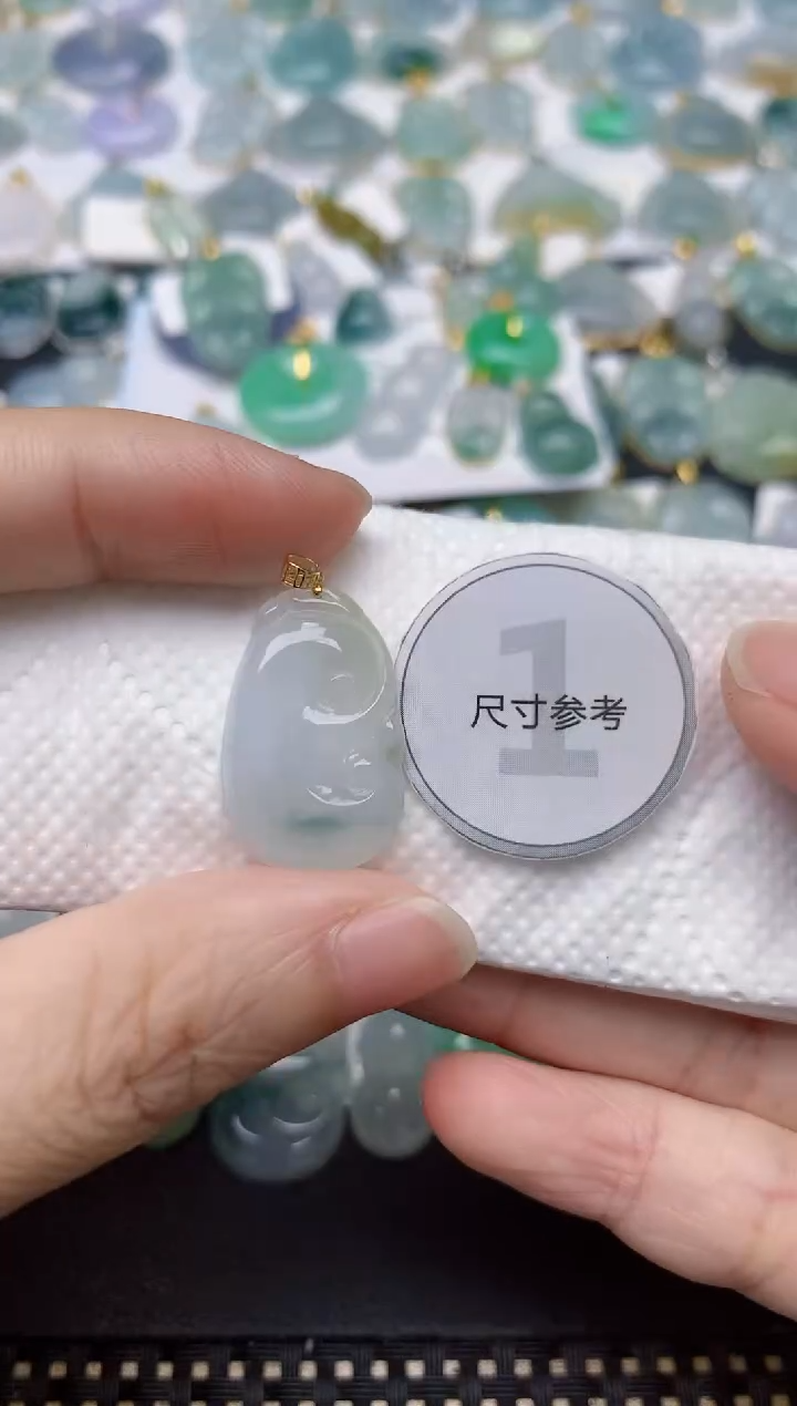 颈饰18K金镶嵌翡翠天然缅甸A货翡翠