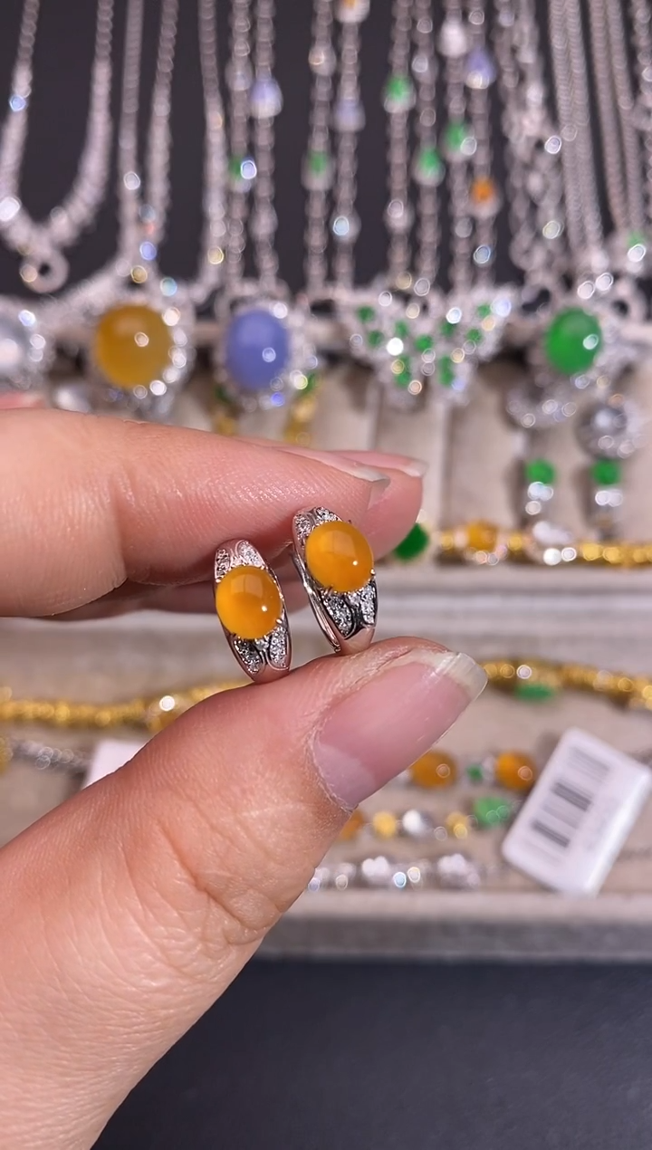 18K金镶嵌翡翠耳饰耳饰