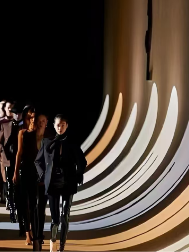 新款时尚短袖0070