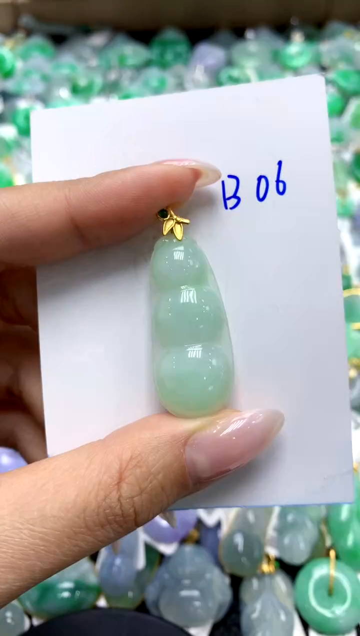 翡翠未镶嵌颈饰1111111111111111