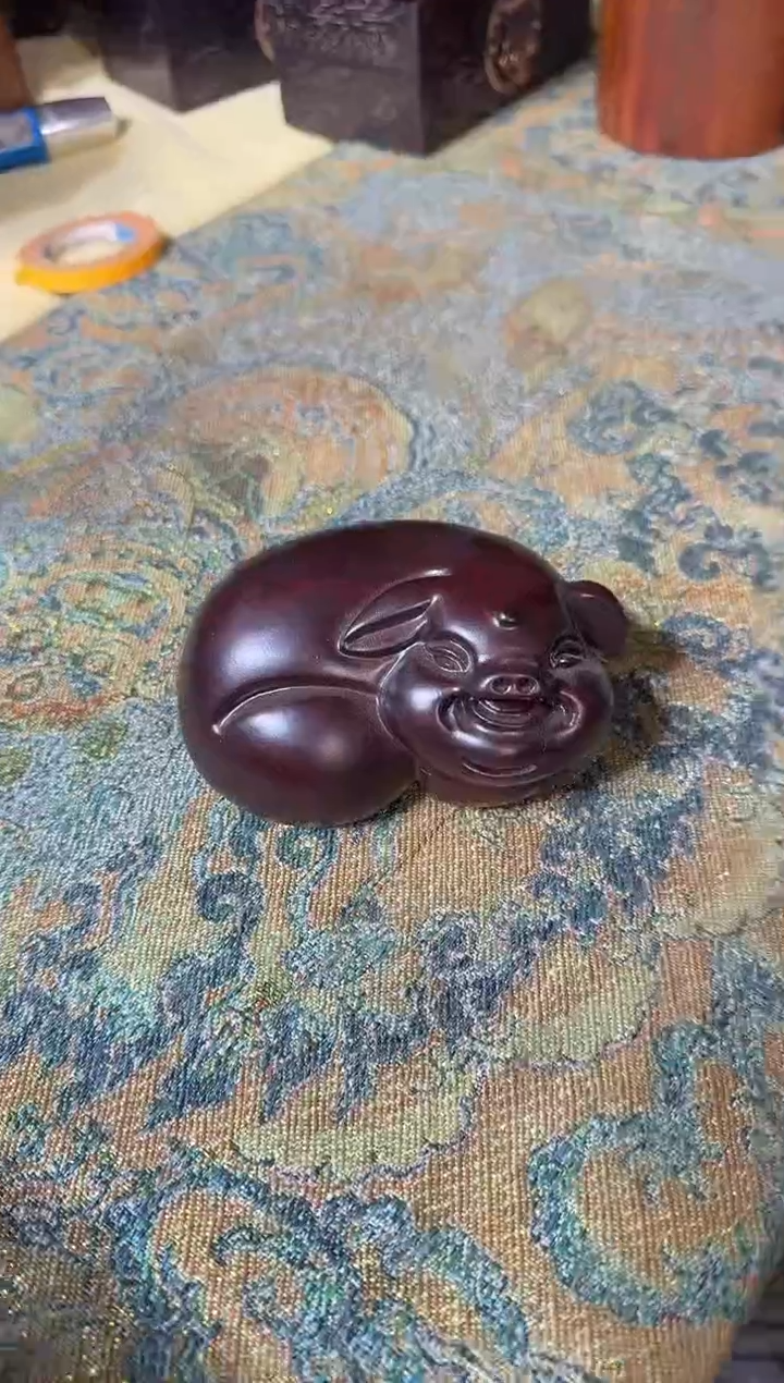 檀香紫檀（小叶紫檀）小叶紫檀小猪摆件