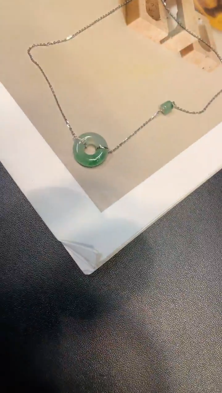 颈饰18K金镶嵌翡翠甜甜圈 套链18K金链