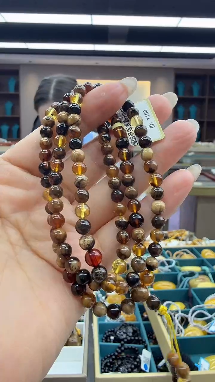 琥珀颈饰未镶嵌71秒拍号 假一罚三 