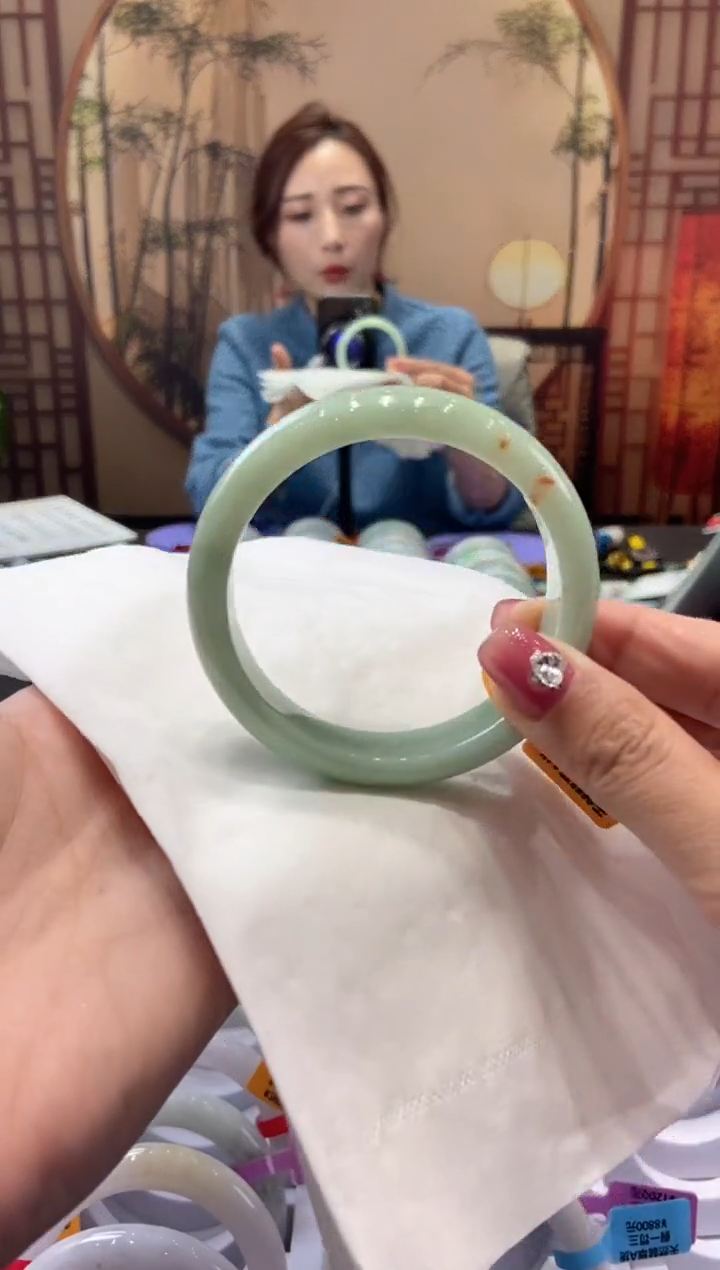 【闪购商品】翡翠手镯未镶嵌00006120