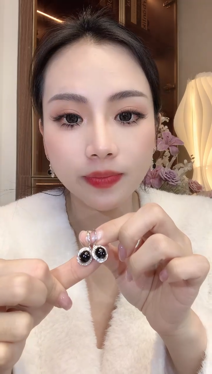 【闪购商品】翡翠耳饰18K金镶嵌D56一对