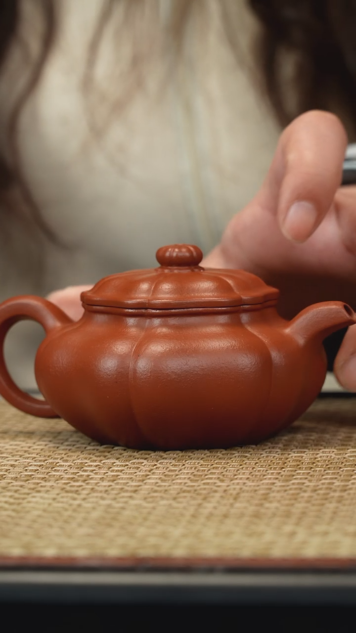 【闪购商品】紫砂茶壶生砂朱泥葵仿古160cc