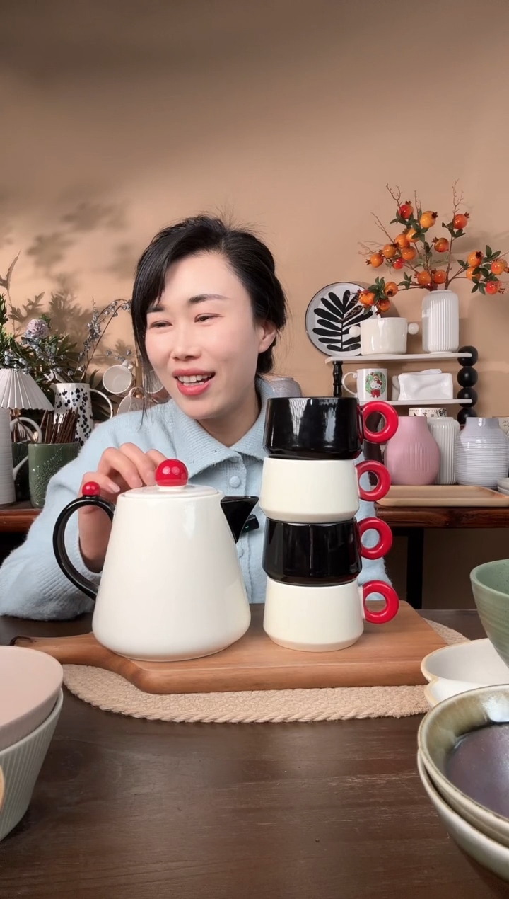 【闪购商品】瓷片球球水壶+4杯套装微瑕