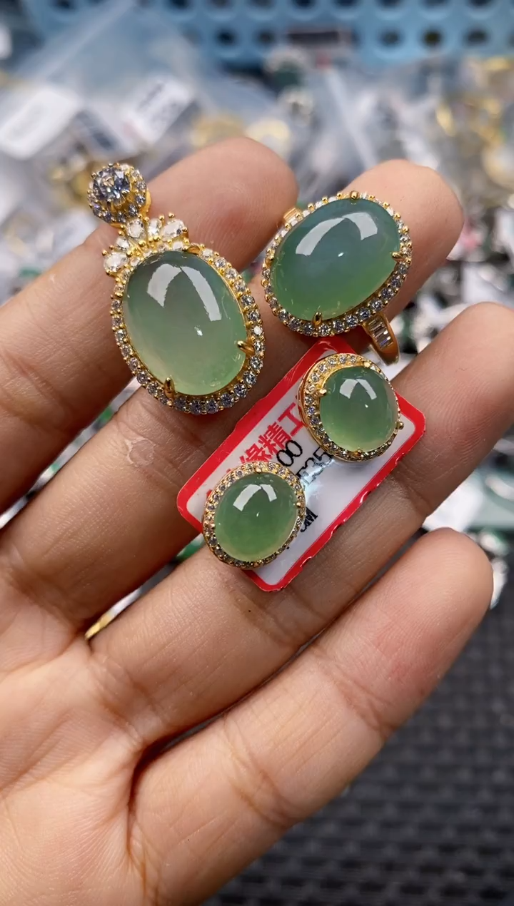 银S925镶嵌戒指翡翠888         9Q