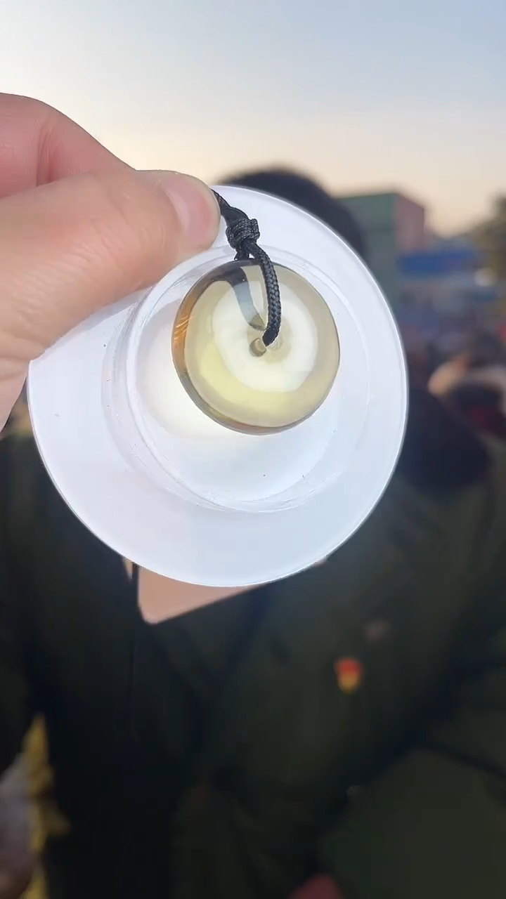 【闪购商品】黄晶吊坠(赠链)未镶嵌天然多样性发一