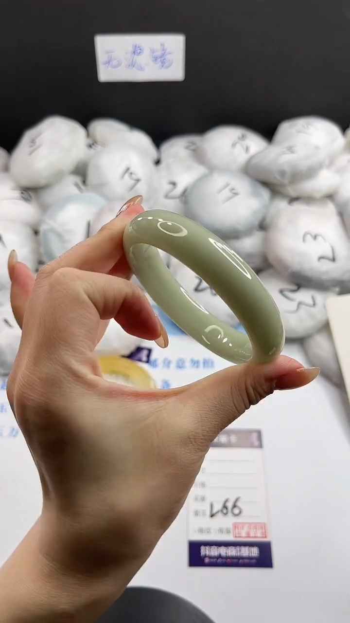 未镶嵌手镯石英质玉多样性发货L66
