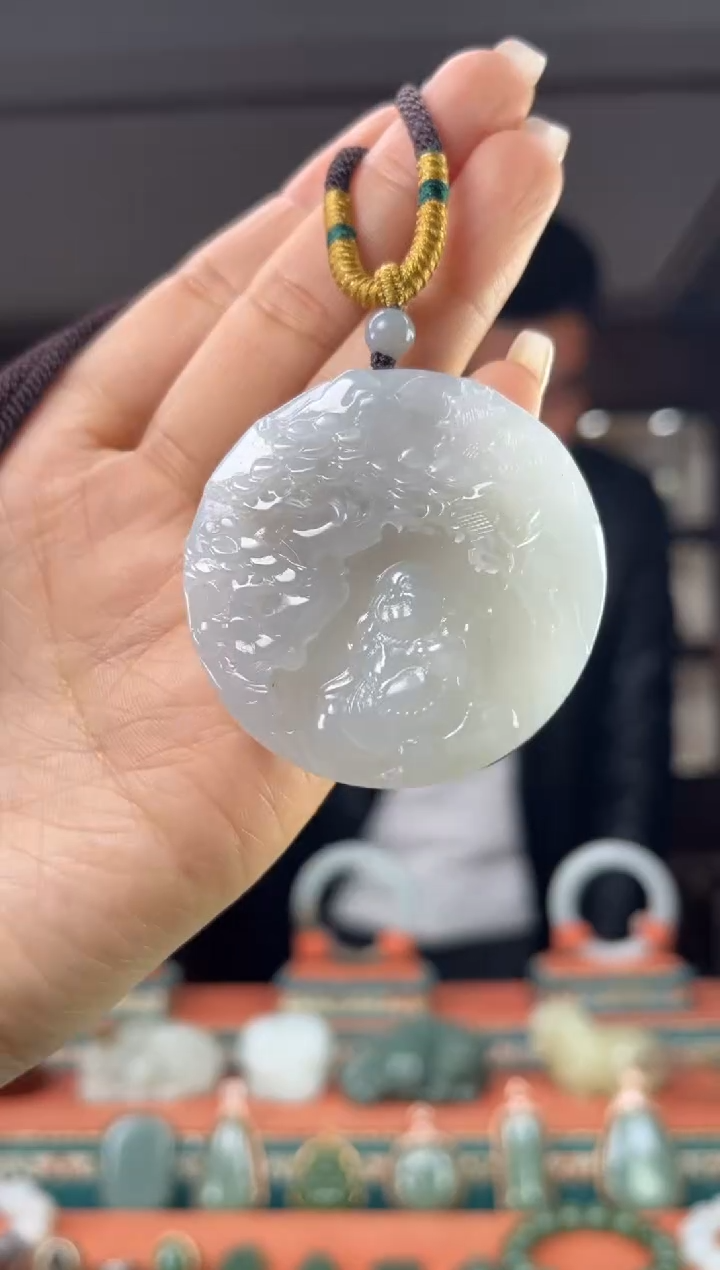 颈饰未镶嵌和田玉佩佩