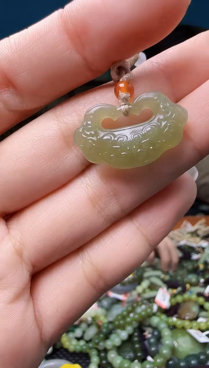 颈饰未镶嵌和田玉1