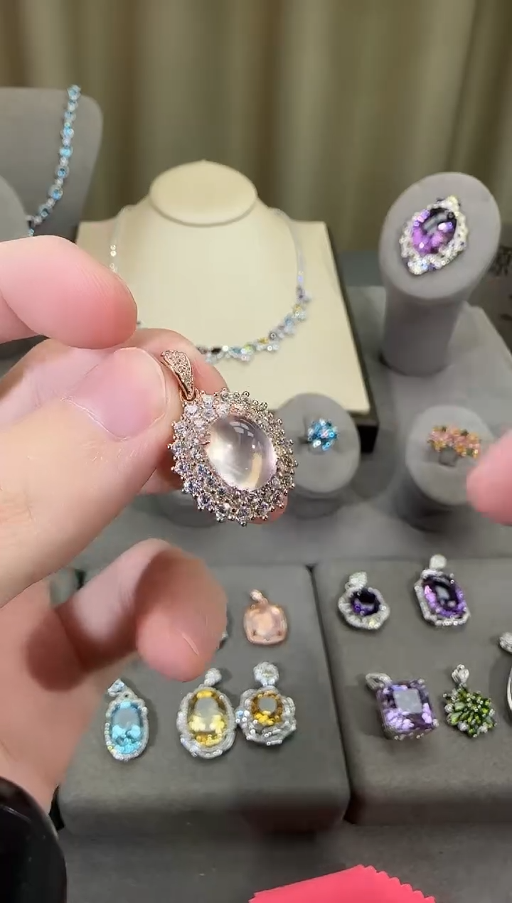 颈饰银S925镶嵌芙蓉石10*8mm星光粉水晶吊坠