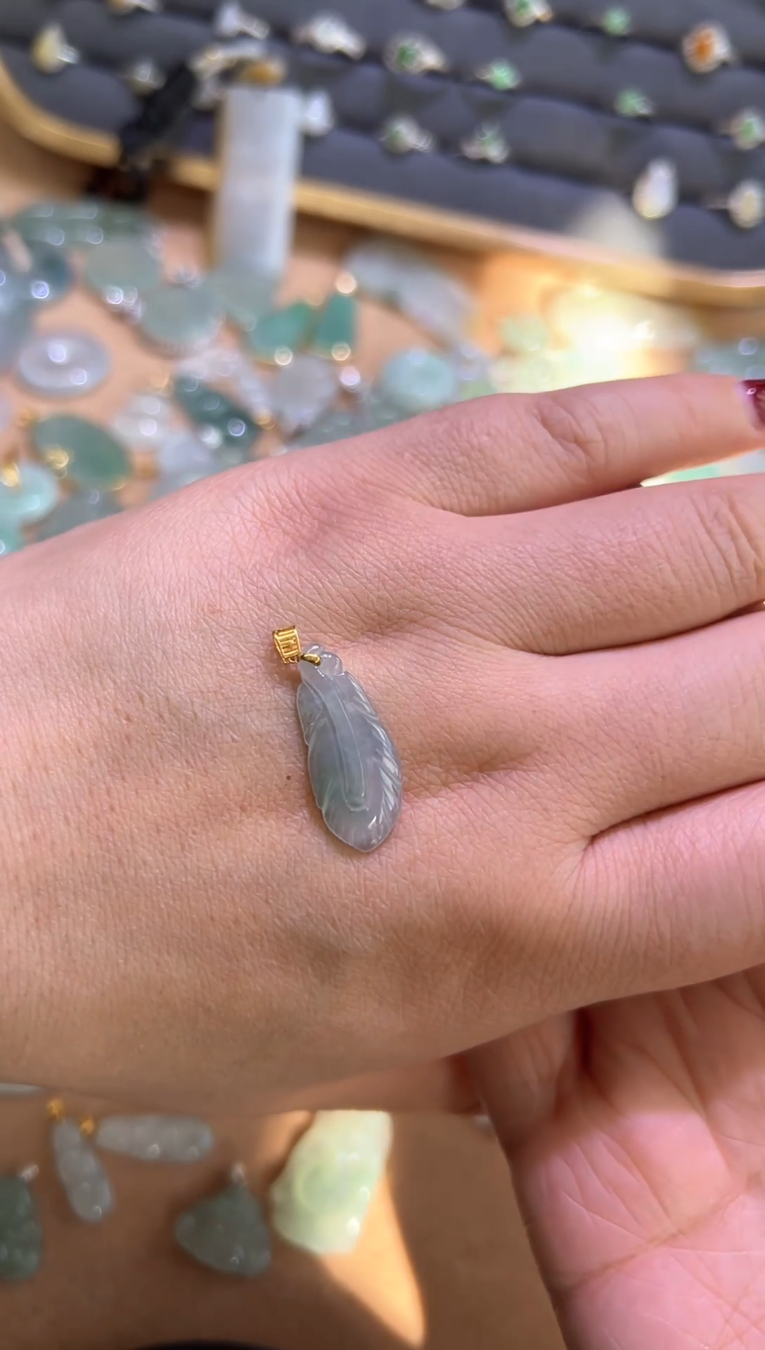 【闪购商品】翡翠颈饰18K金镶嵌羽毛