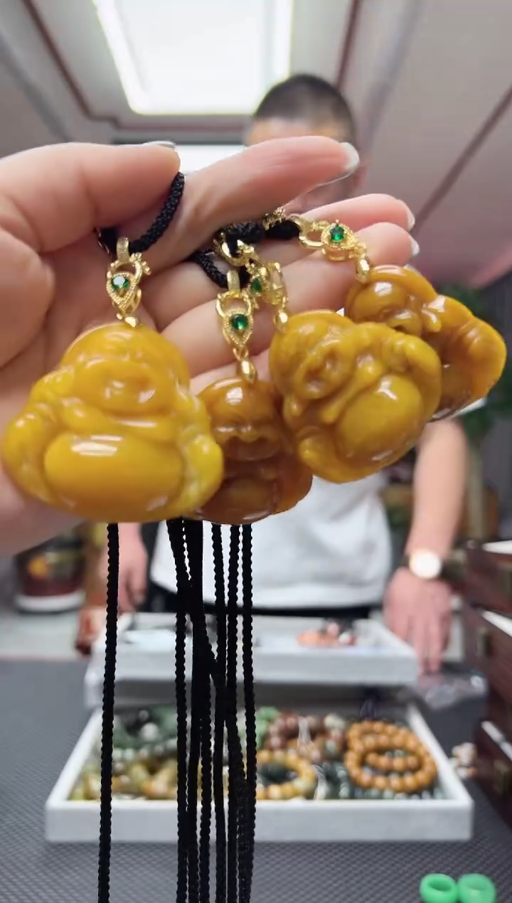 【闪购商品】翡翠挂件未镶嵌佛/多样性发货其中发一