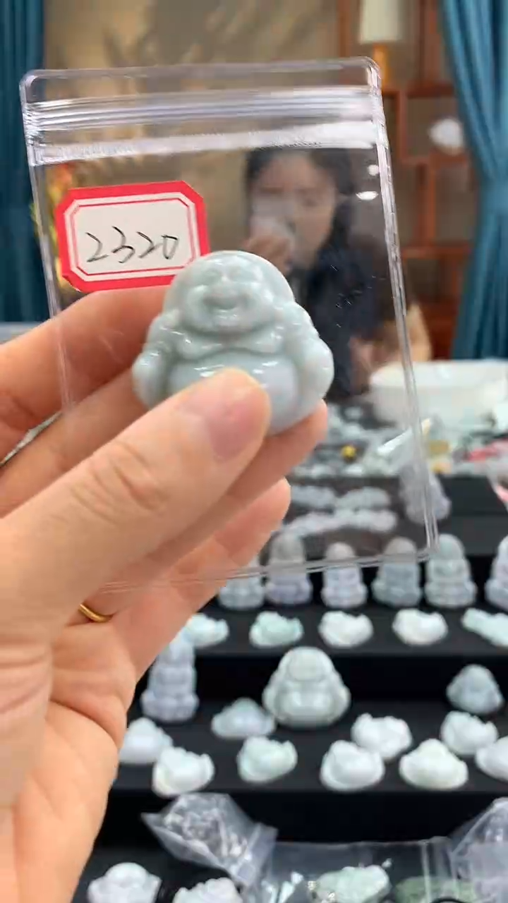 翡翠未镶嵌颈饰佛公2320