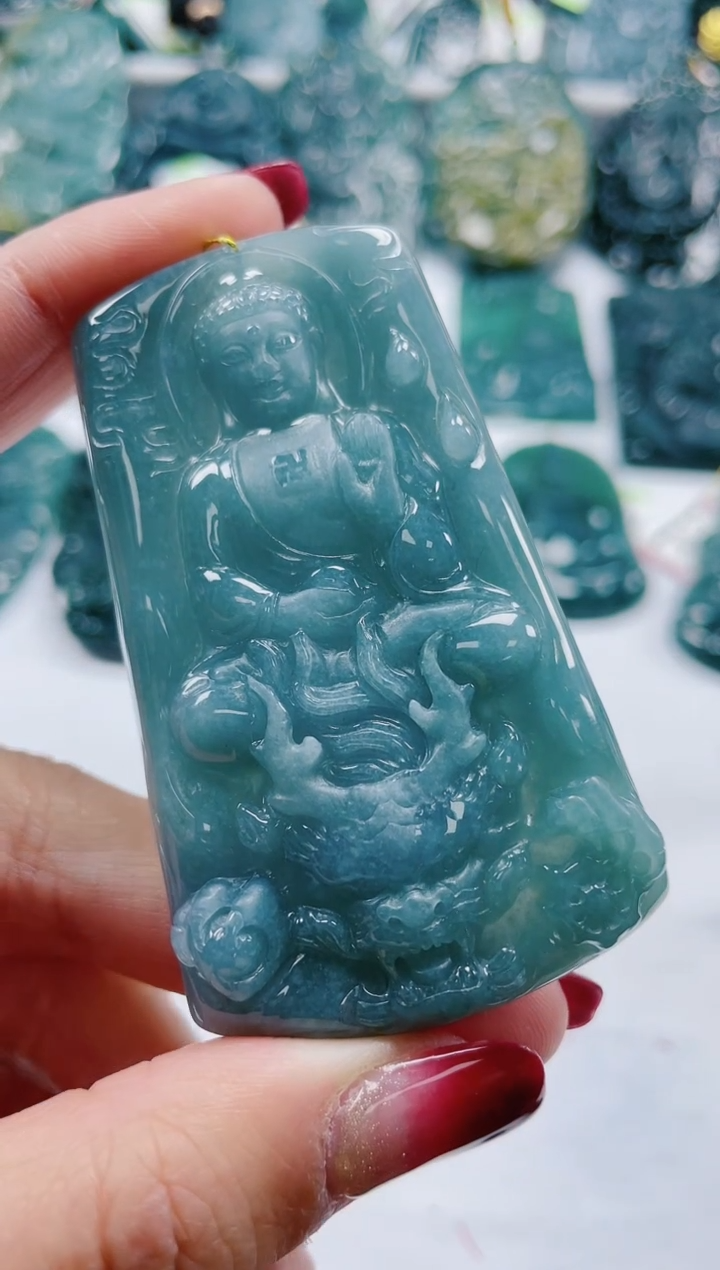 【闪购商品】翡翠颈饰未镶嵌           