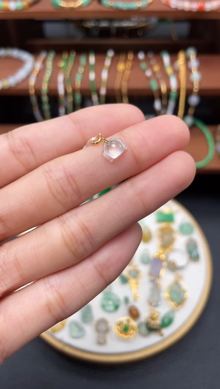 【闪购商品】翡翠吊坠(不含链)18K金镶嵌一个   JK210