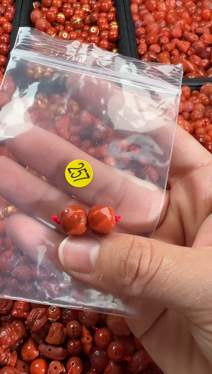 【闪购商品】南红玛瑙颈饰未镶嵌1