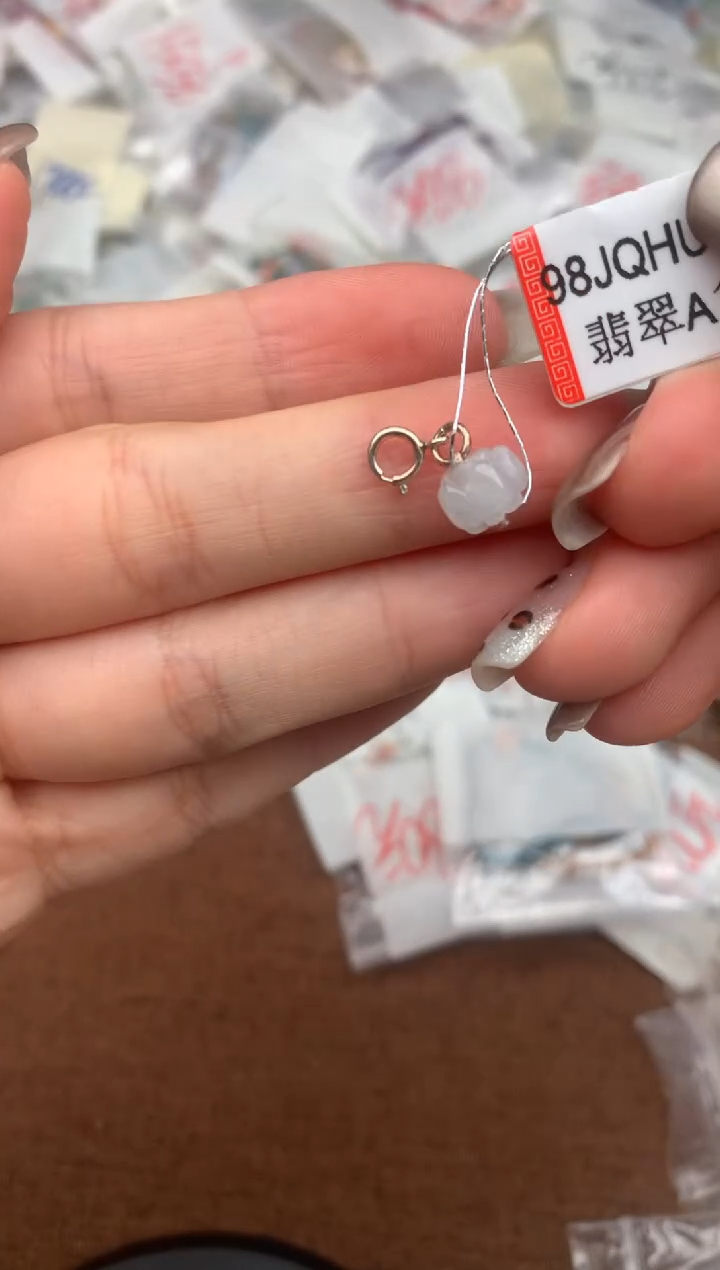 未镶嵌挂件翡翠—